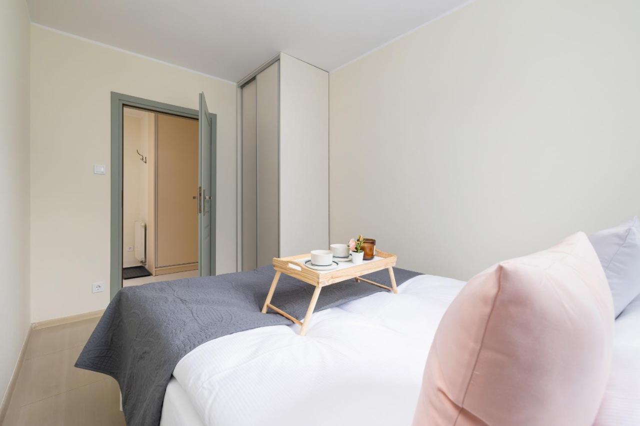 Appartement Mondrian Cracow - 2 Bedroom For Office By Renters Krakau